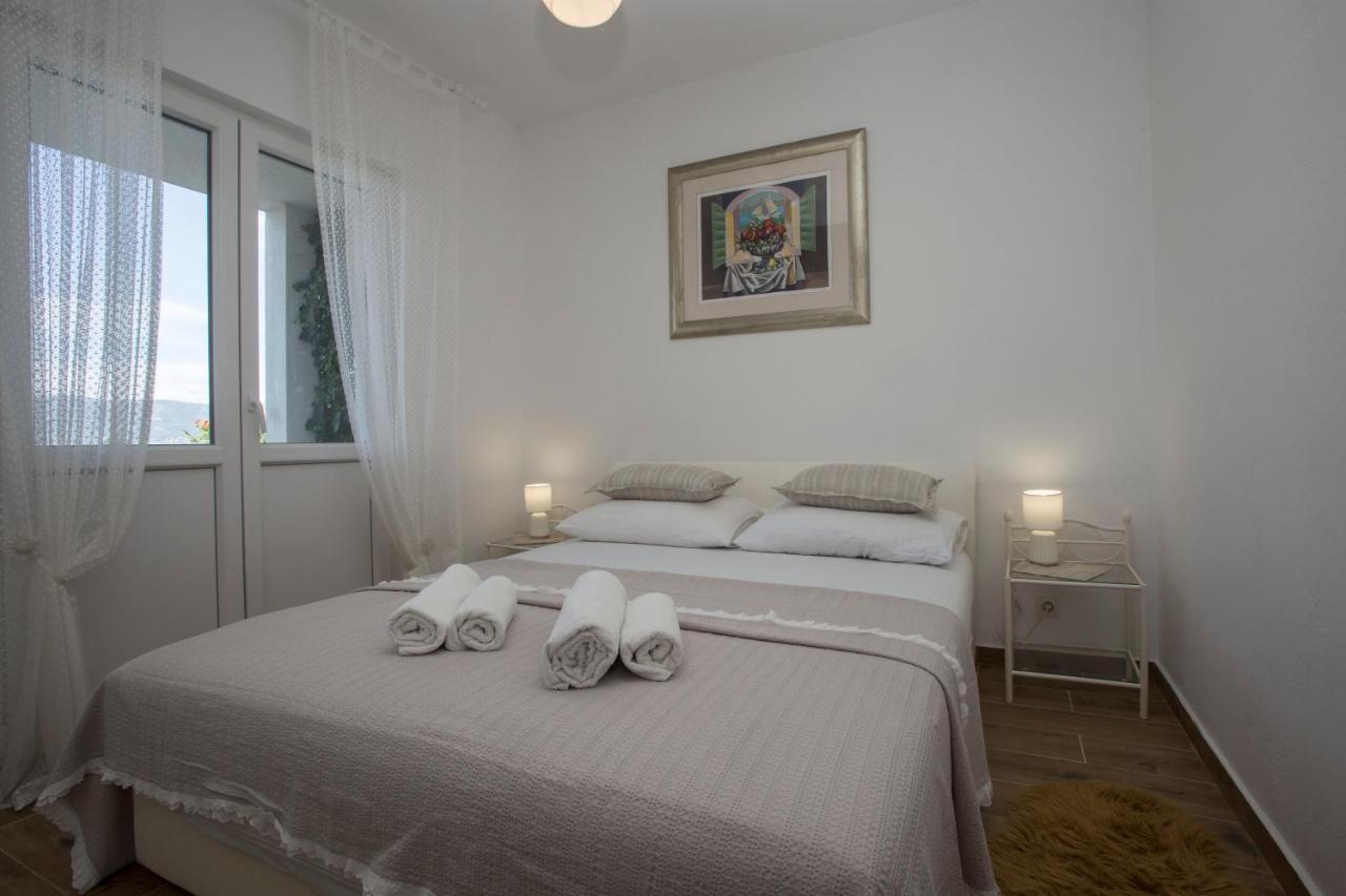 Appartamento Situs Katarina Traù Esterno foto